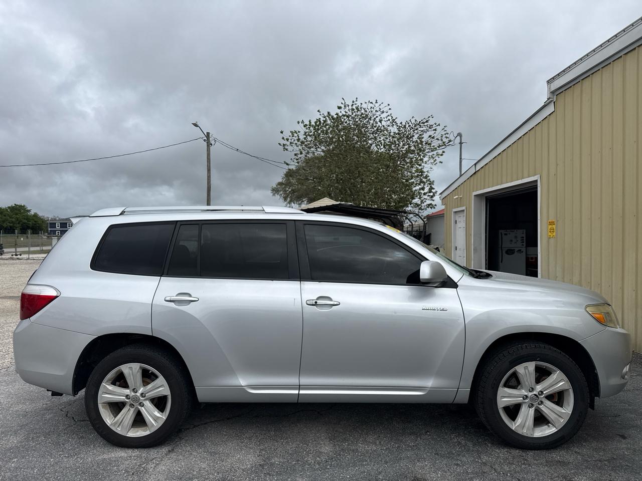 Toyota Highlander FWD 4dr V6 Limited (Natl) 2010