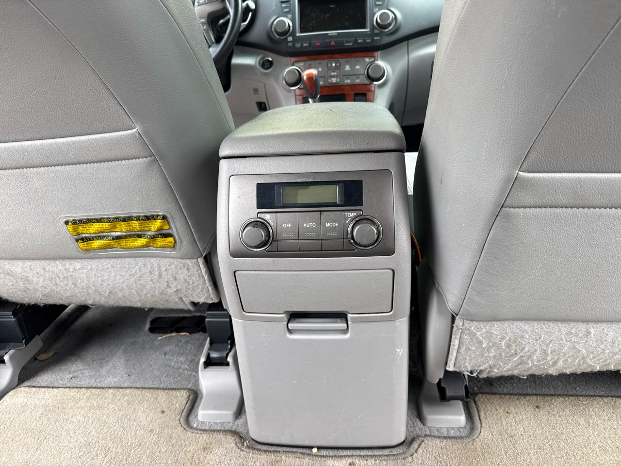 Toyota Highlander FWD 4dr V6 Limited (Natl) 2010