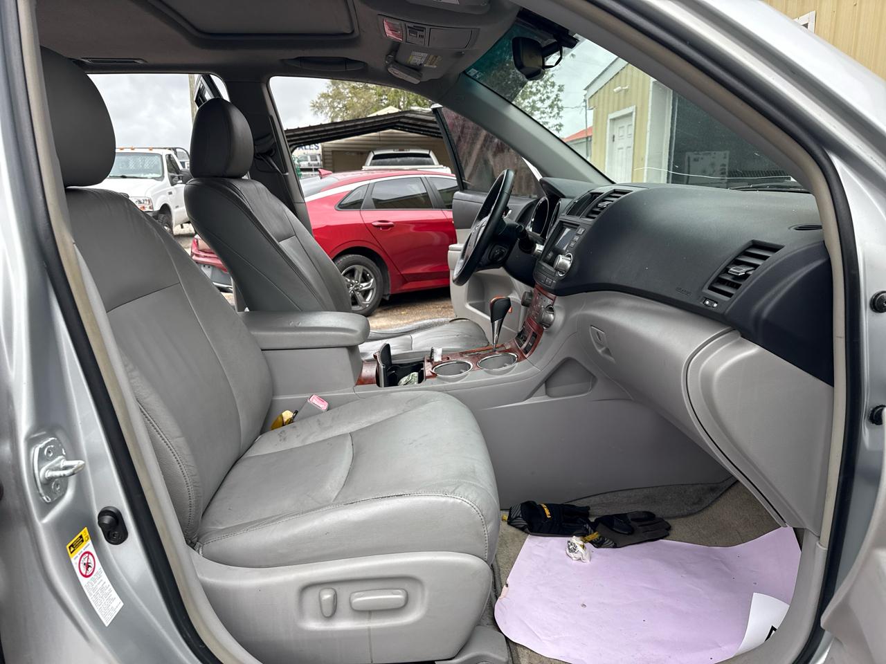 Toyota Highlander FWD 4dr V6 Limited (Natl) 2010