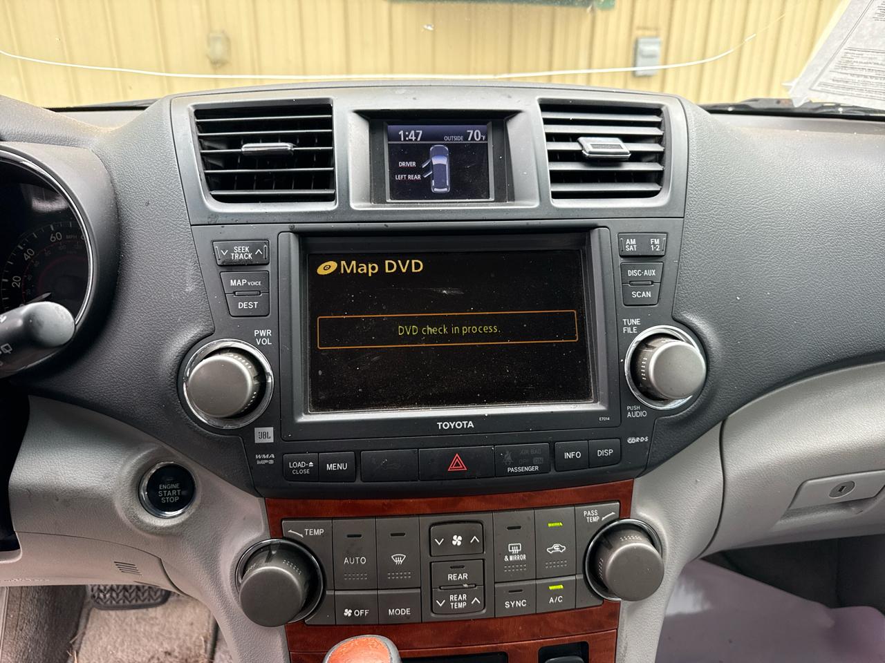 Toyota Highlander FWD 4dr V6 Limited (Natl) 2010