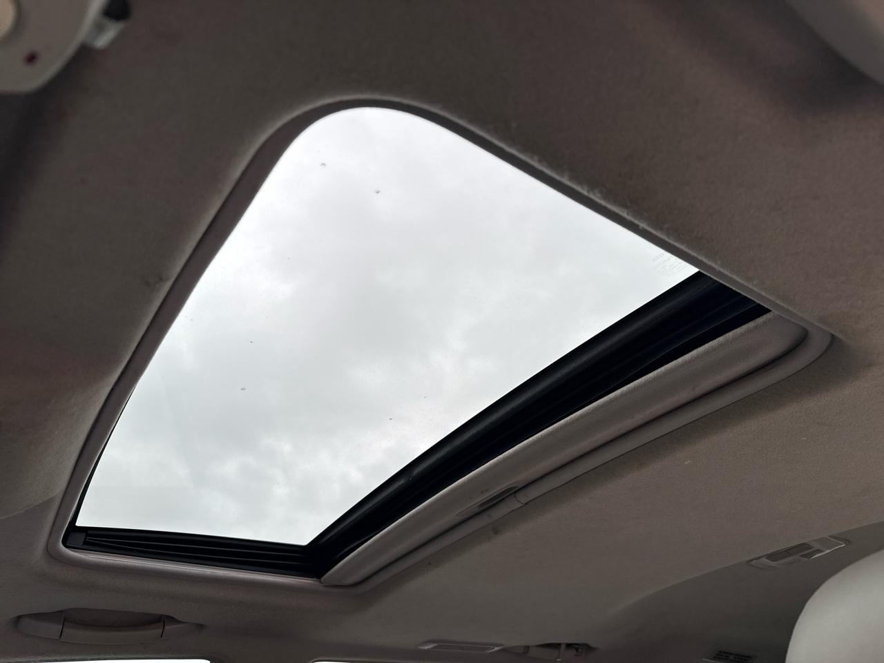 Toyota Highlander FWD 4dr V6 Limited (Natl) 2010