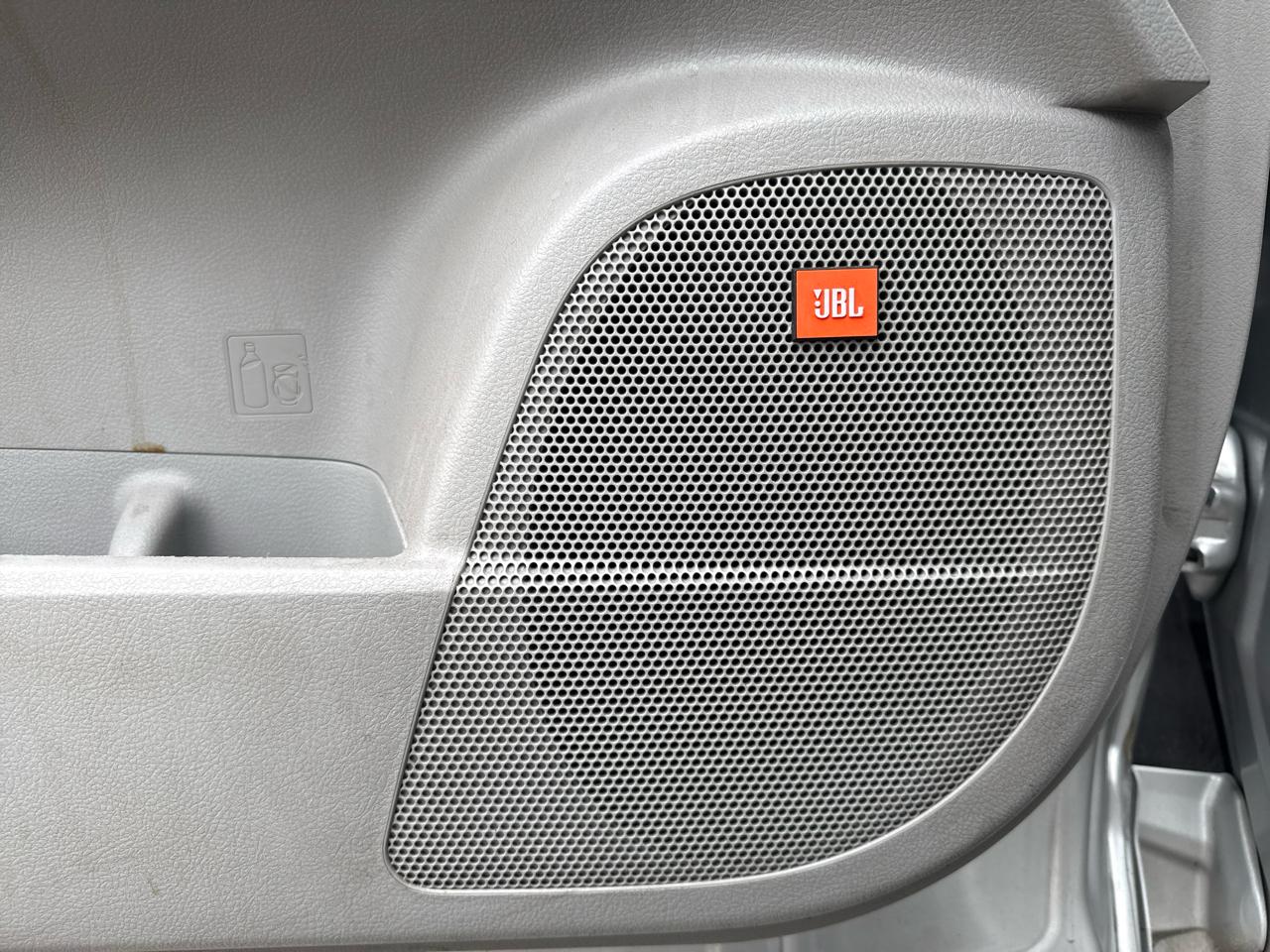 Toyota Highlander FWD 4dr V6 Limited (Natl) 2010