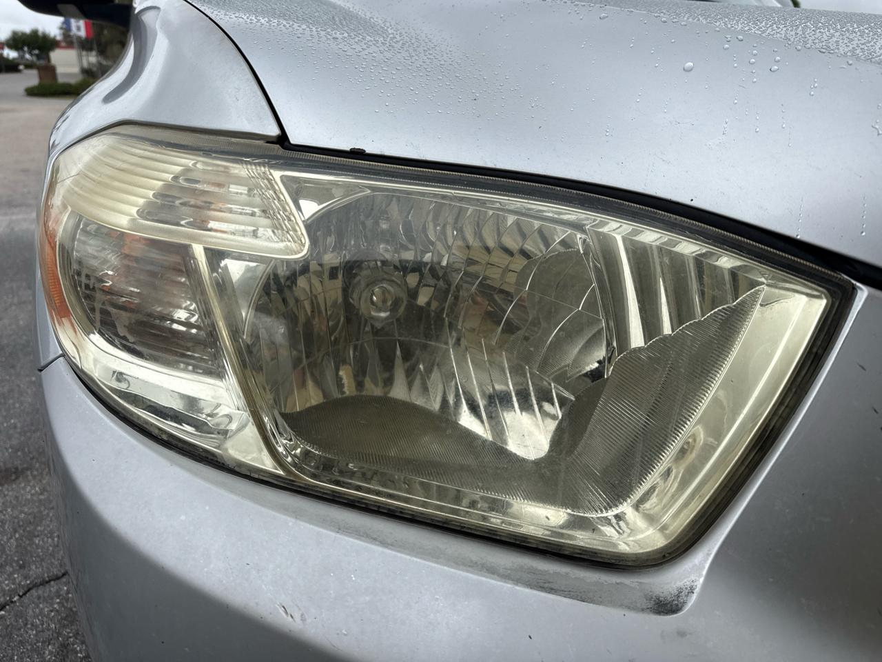 Toyota Highlander FWD 4dr V6 Limited (Natl) 2010