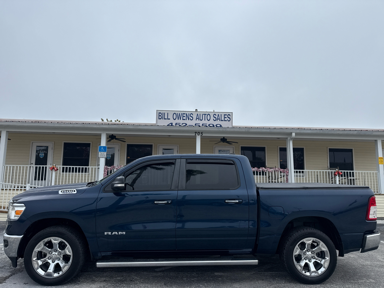 RAM 1500 Big Horn 4x4 Crew Cab 5'7" Box 2020