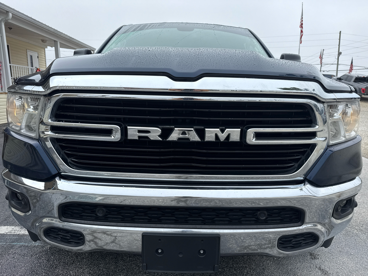 RAM 1500 Big Horn 4x4 Crew Cab 5'7" Box 2020