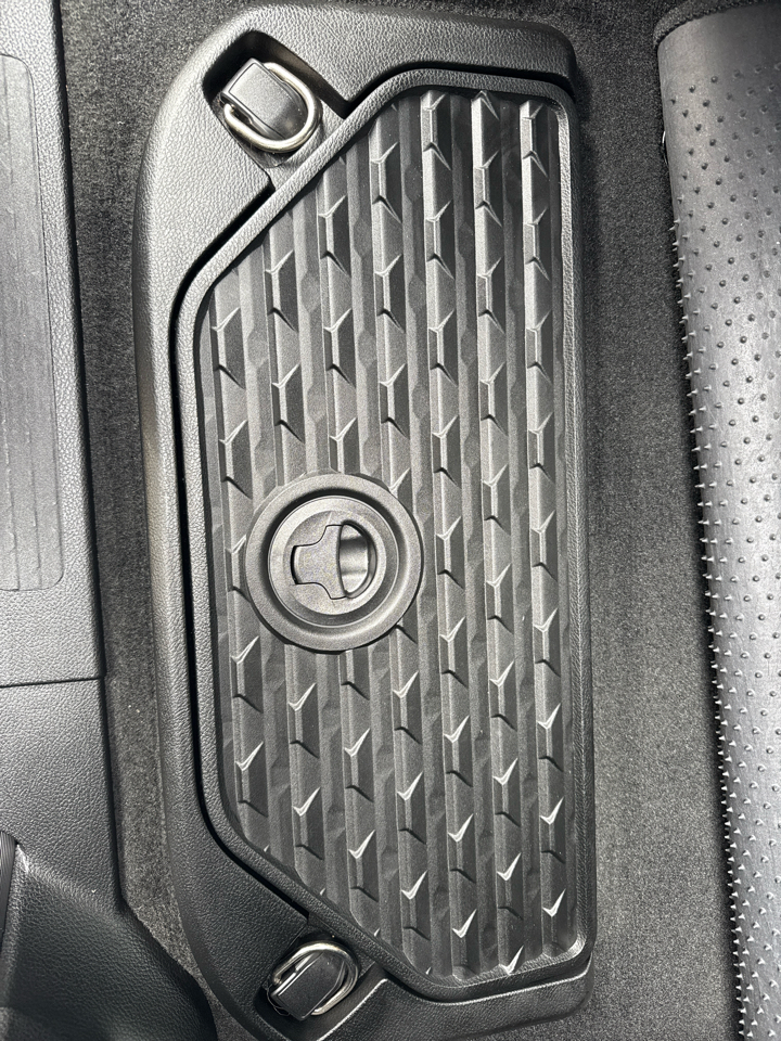 RAM 1500 Big Horn 4x4 Crew Cab 5'7" Box 2020