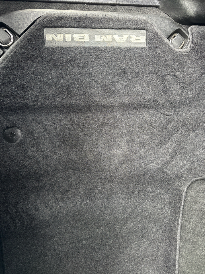 RAM 1500 Big Horn 4x4 Crew Cab 5'7" Box 2020