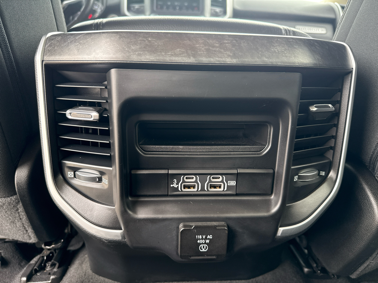 RAM 1500 Big Horn 4x4 Crew Cab 5'7" Box 2020