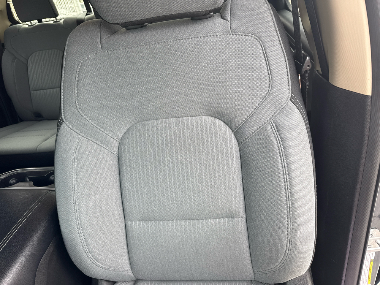 RAM 1500 Big Horn 4x4 Crew Cab 5'7" Box 2020