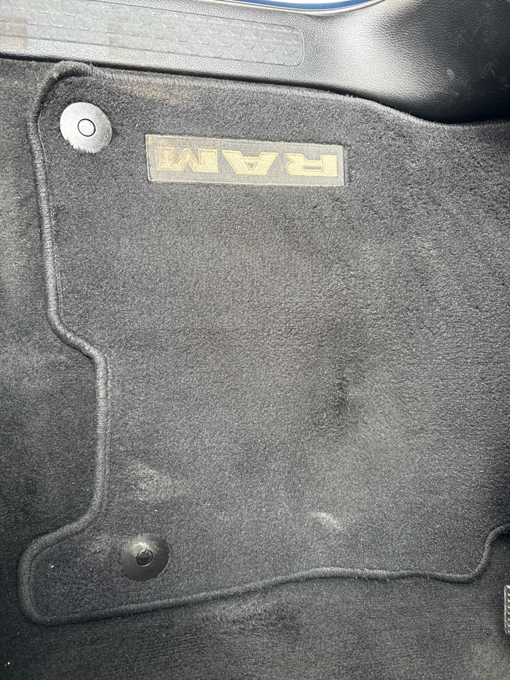 RAM 1500 Big Horn 4x4 Crew Cab 5'7" Box 2020