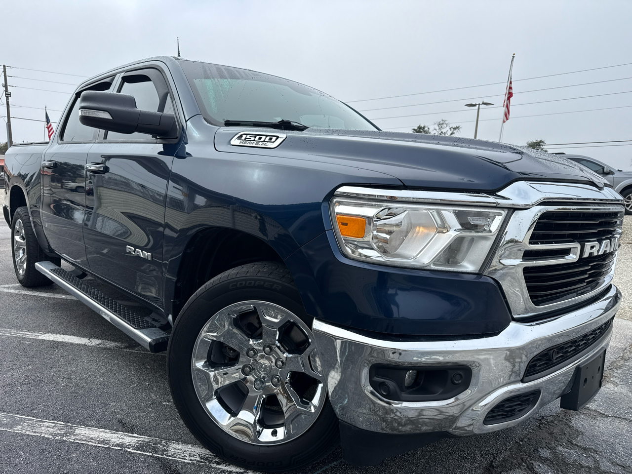 RAM 1500 Big Horn 4x4 Crew Cab 5'7" Box 2020