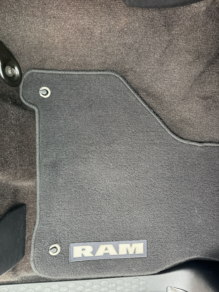 RAM 1500 2WD Crew Cab 149" Laramie 2016