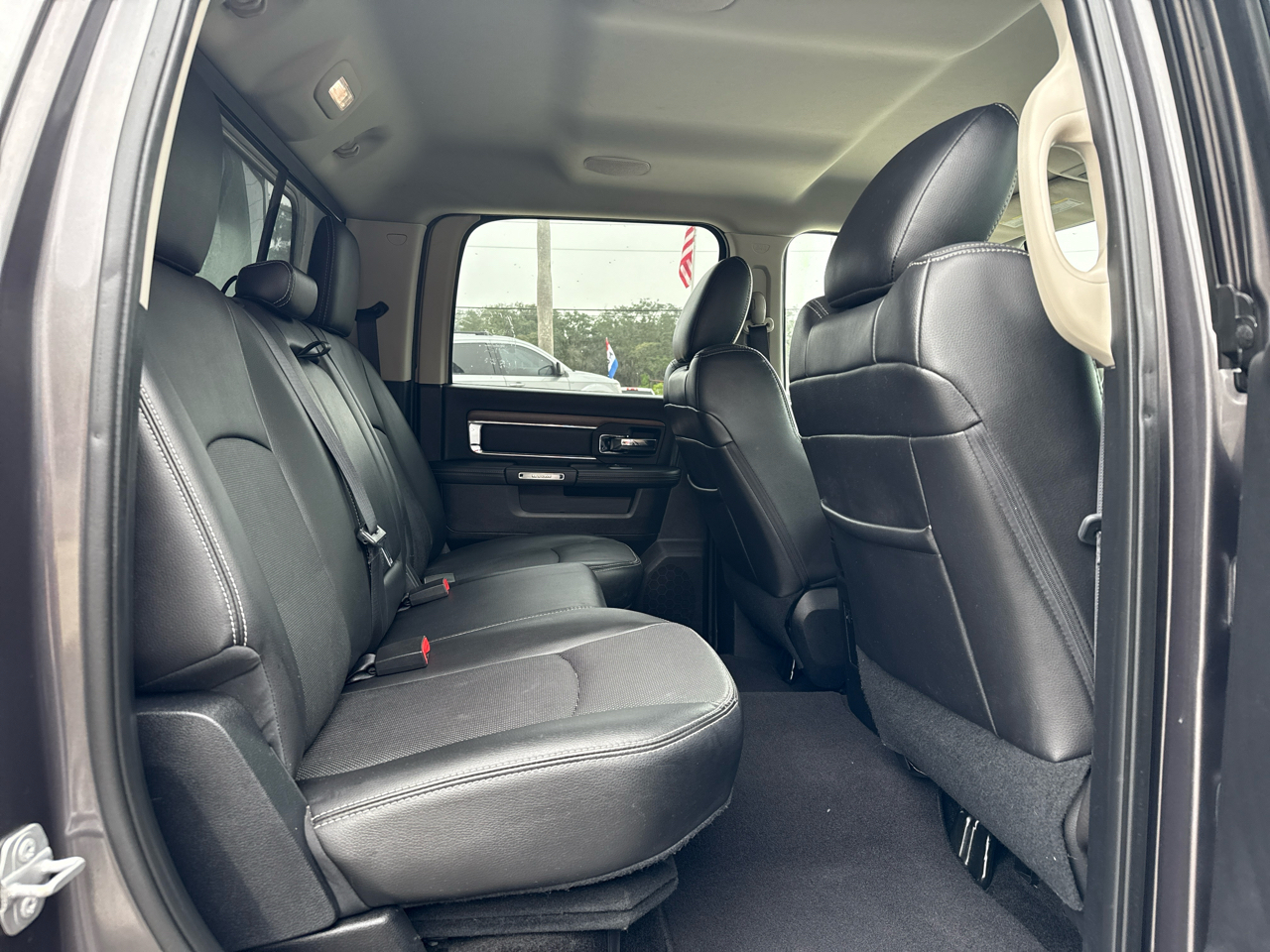 RAM 1500 2WD Crew Cab 149" Laramie 2016