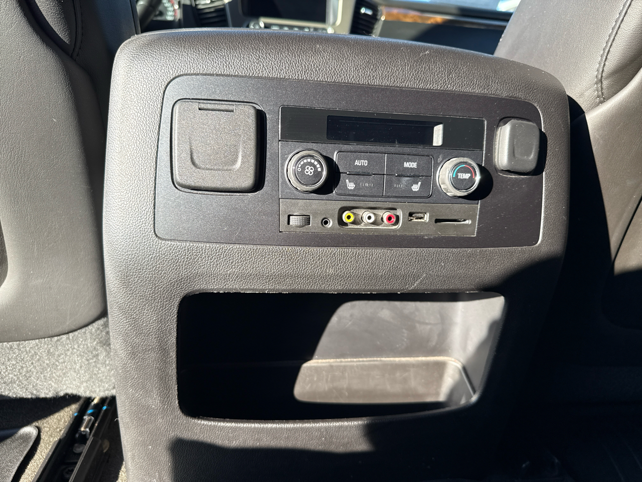 GMC Yukon XL 2WD 4dr Denali 2015