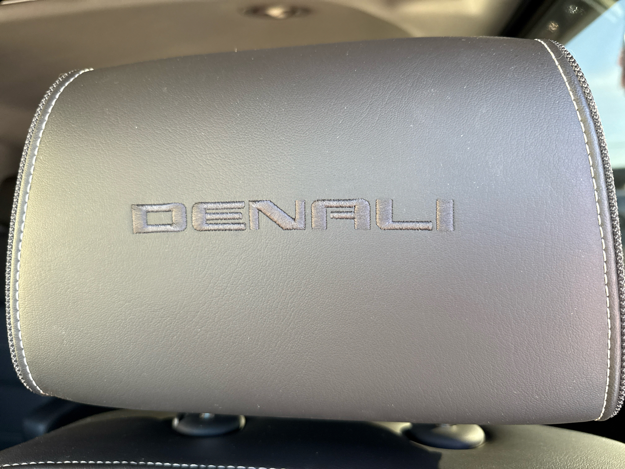 GMC Yukon XL 2WD 4dr Denali 2015