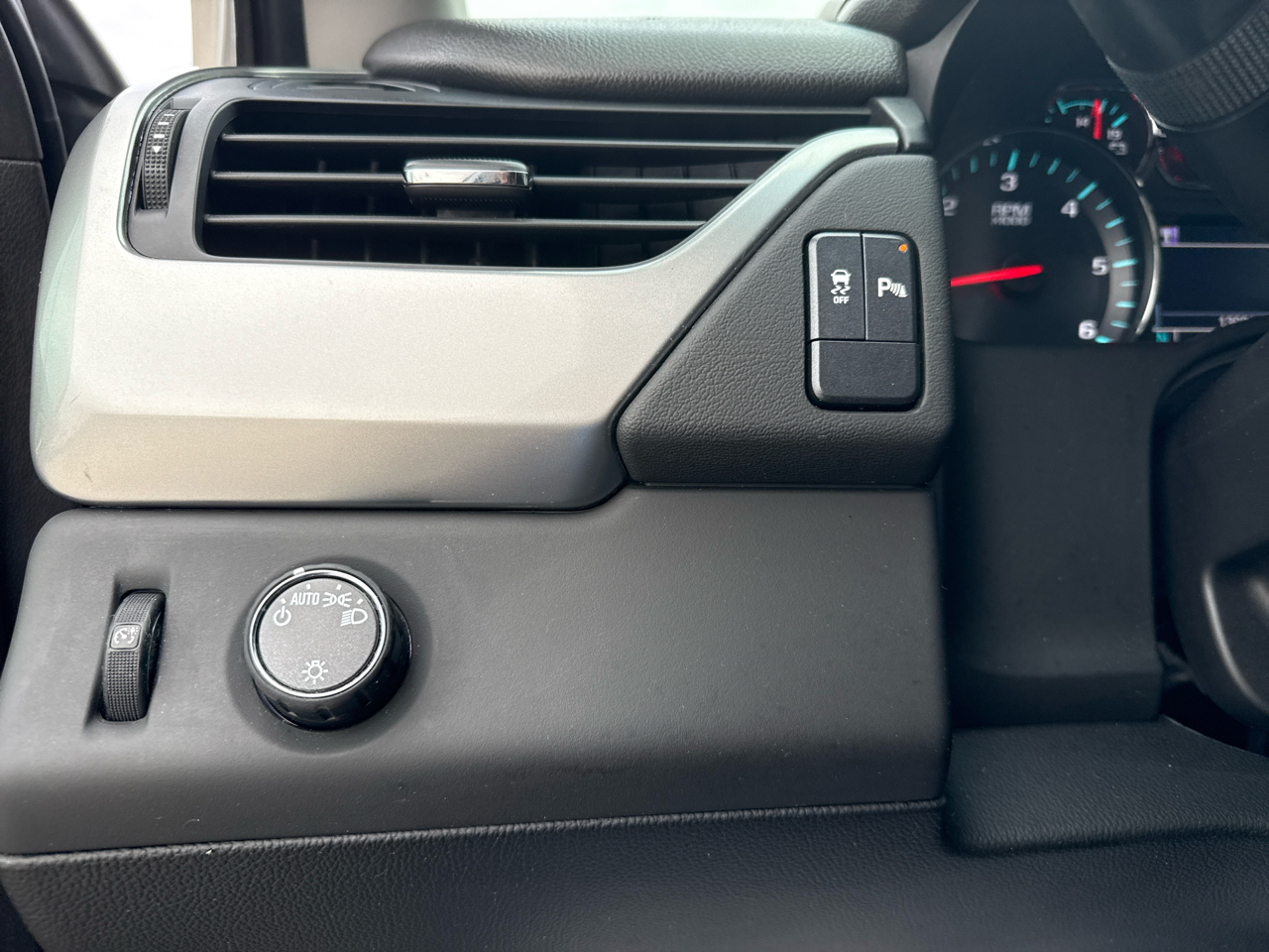 Chevrolet Tahoe 2WD 4dr LS 2018