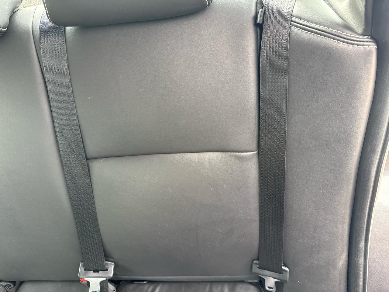 Ford Focus 4dr Sdn SEL 2010