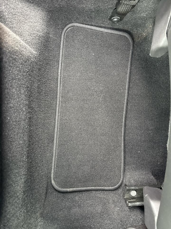 Ford Focus 4dr Sdn SEL 2010