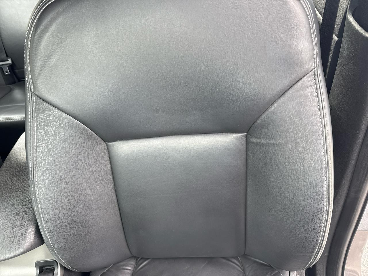 Ford Focus 4dr Sdn SEL 2010