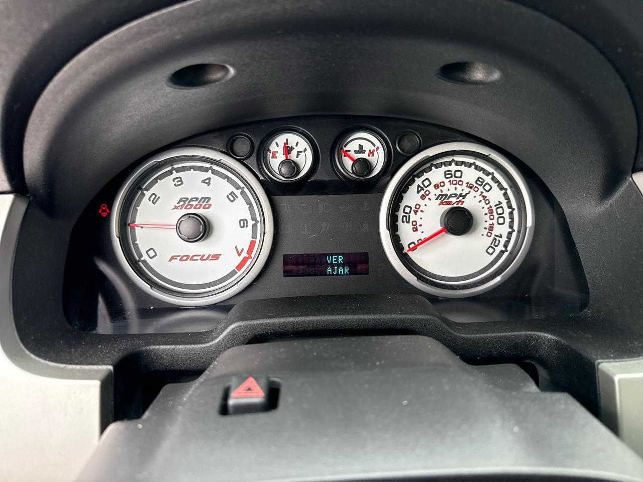 Ford Focus 4dr Sdn SEL 2010