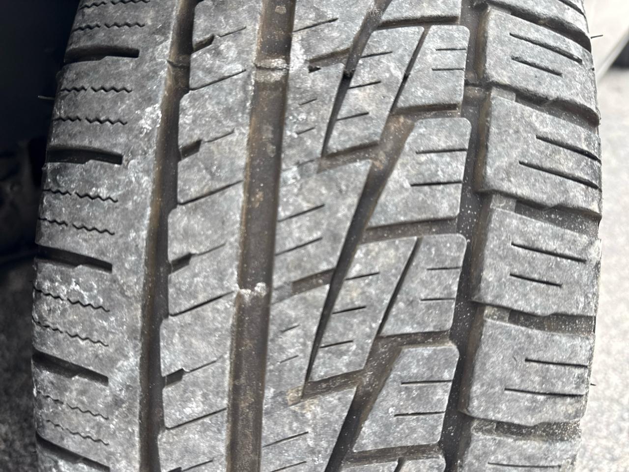 Ford Focus 4dr Sdn SEL 2010