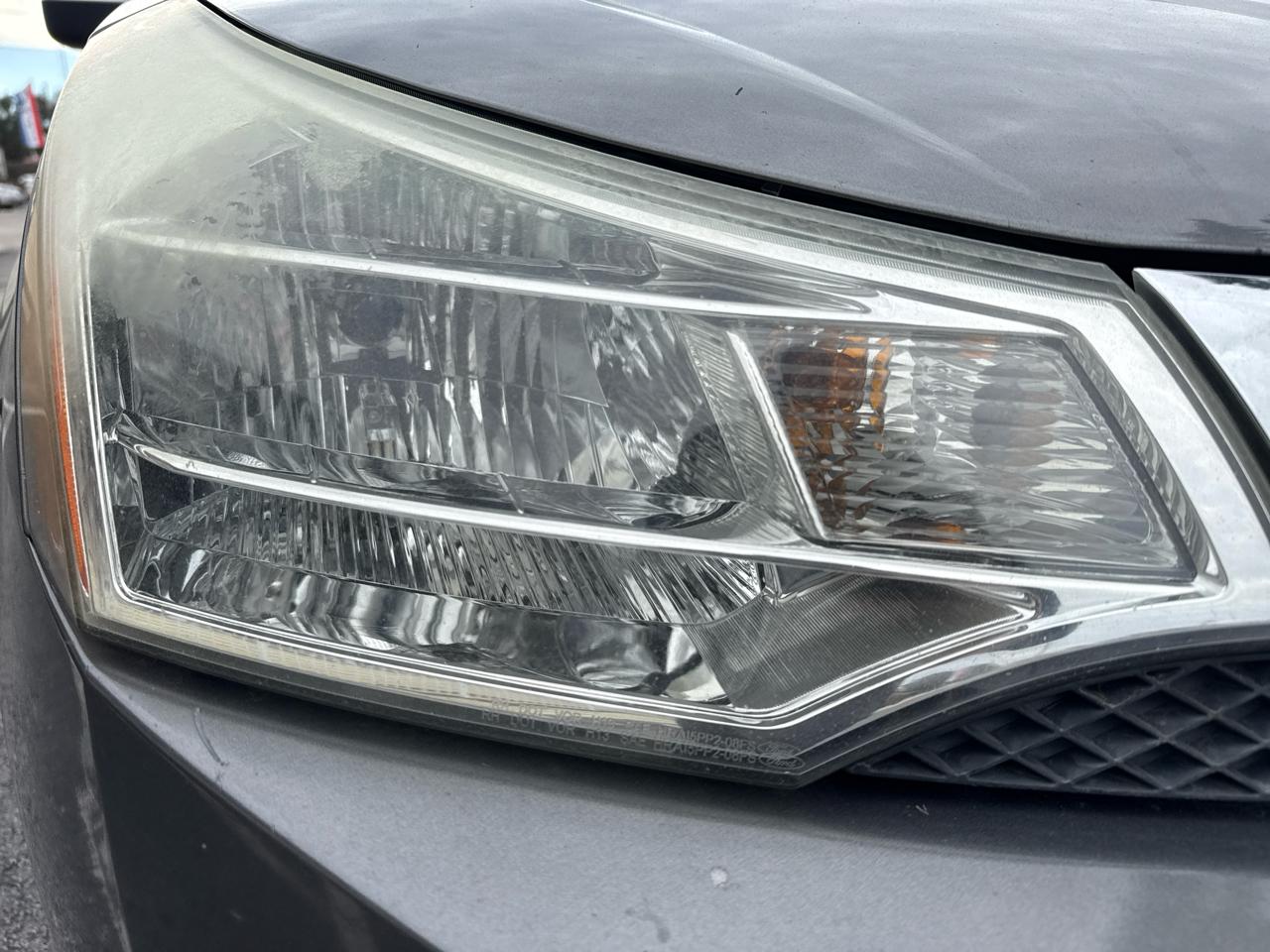 Ford Focus 4dr Sdn SEL 2010