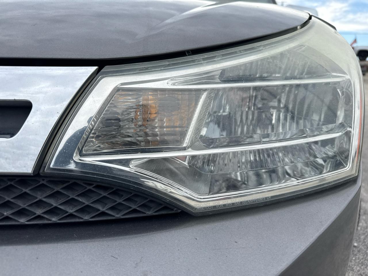 Ford Focus 4dr Sdn SEL 2010