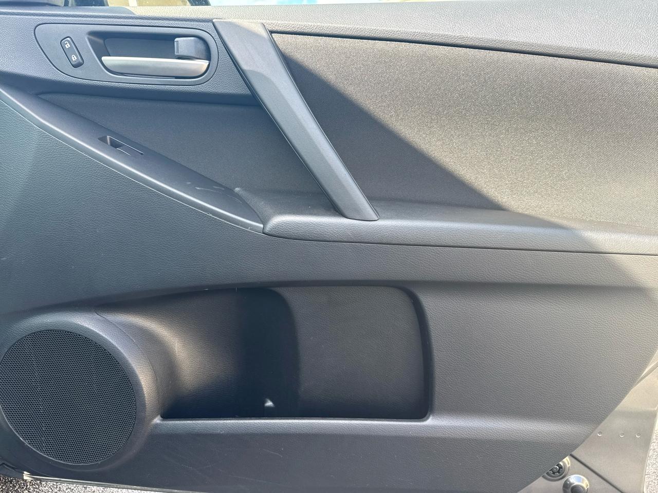 Mazda MAZDA3 4dr Sdn Auto i Touring 2012