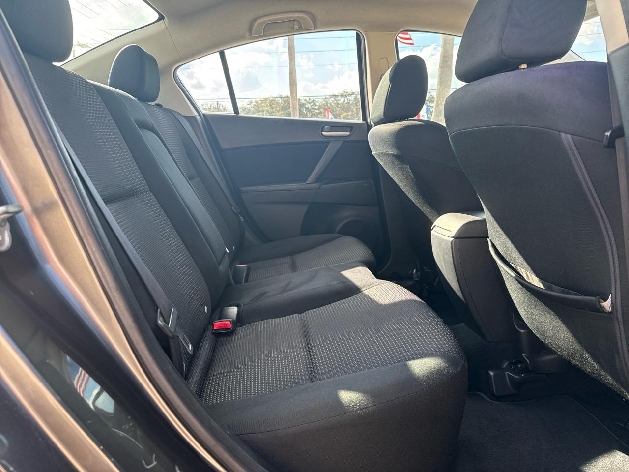 Mazda MAZDA3 4dr Sdn Auto i Touring 2012