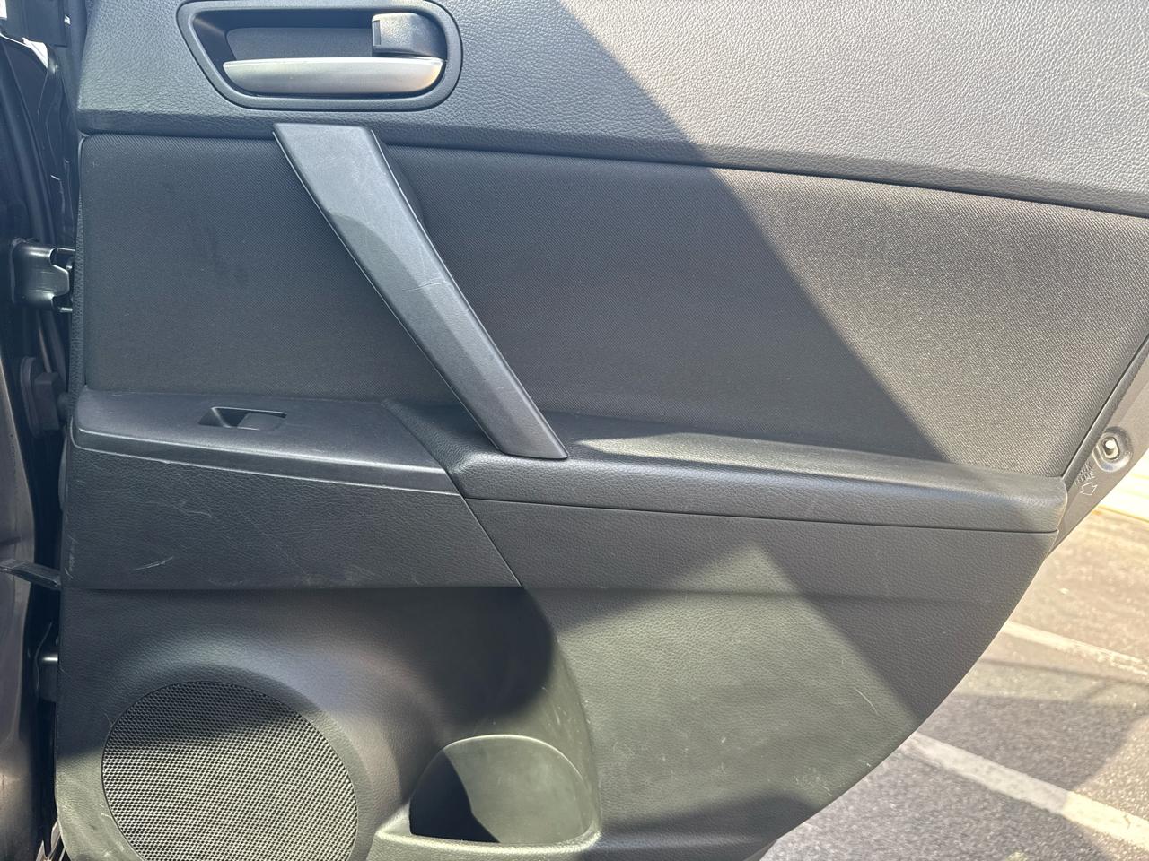 Mazda MAZDA3 4dr Sdn Auto i Touring 2012