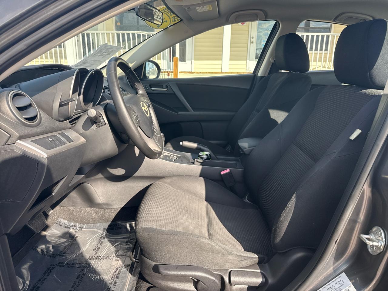 Mazda MAZDA3 4dr Sdn Auto i Touring 2012