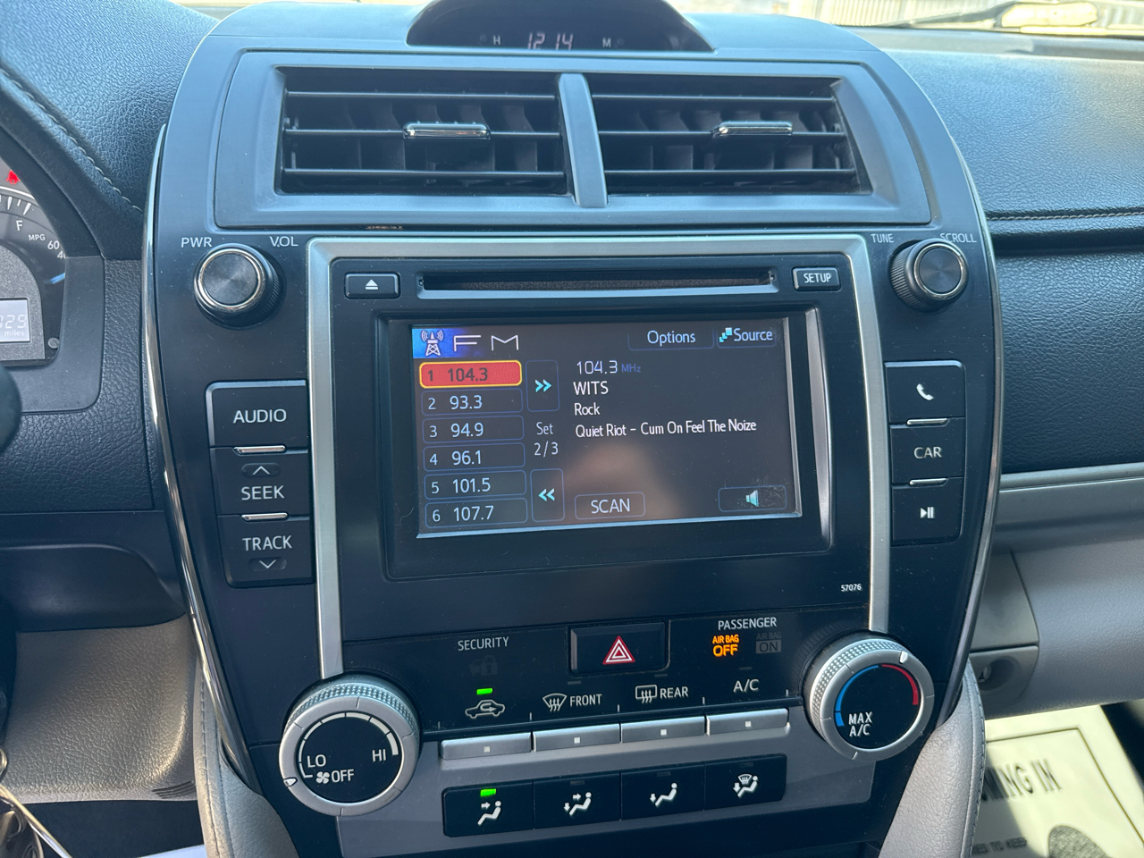 Toyota Camry 4dr Sdn I4 Auto L (Natl) 2013