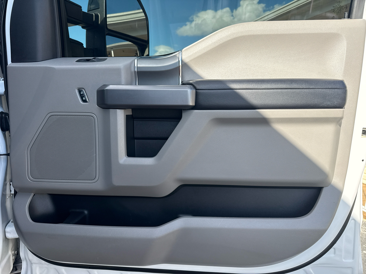 Ford Super Duty F-250 SRW King Ranch 4WD Crew Cab 8' Box 2018