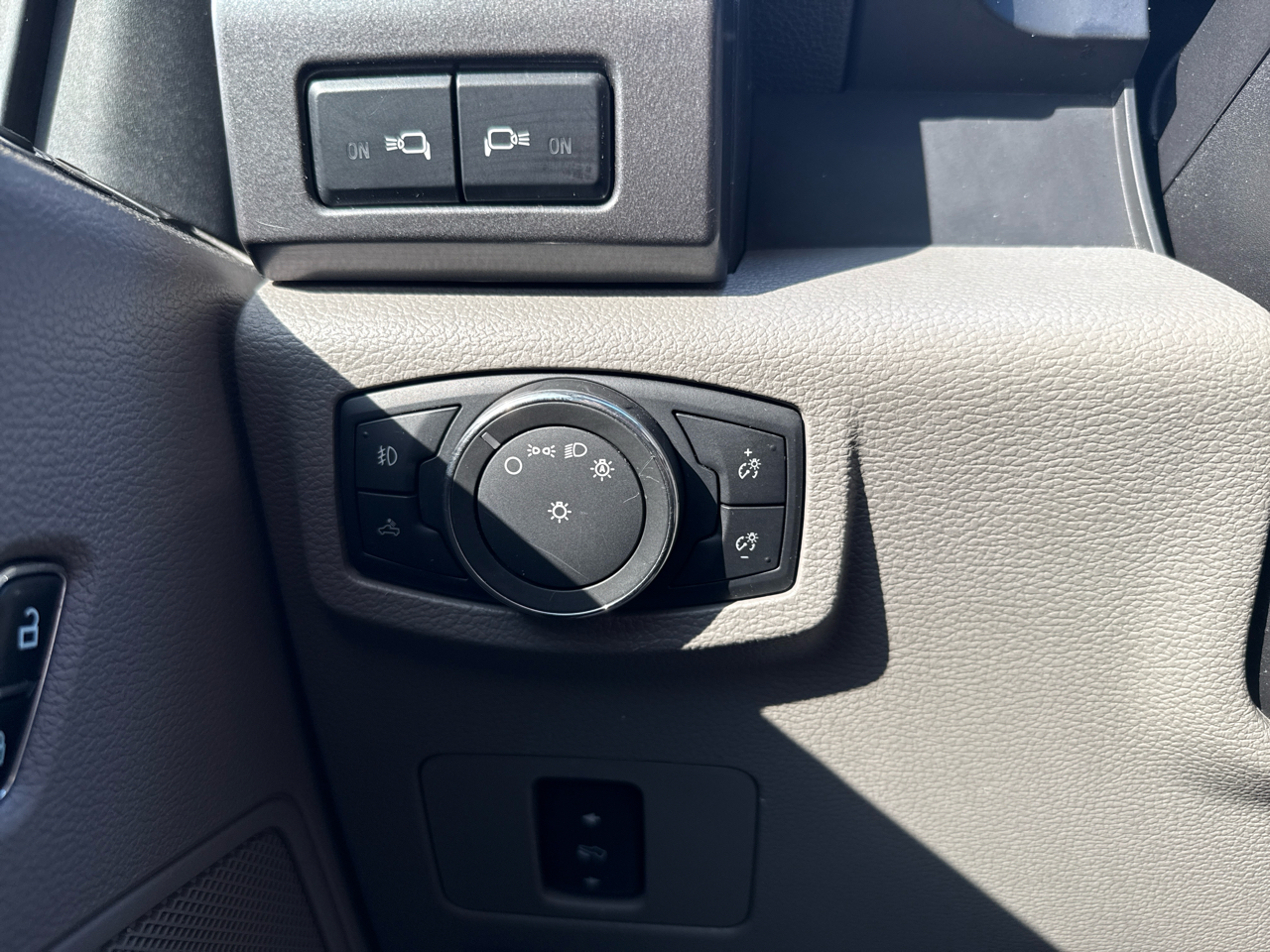 Ford Super Duty F-250 SRW King Ranch 4WD Crew Cab 8' Box 2018