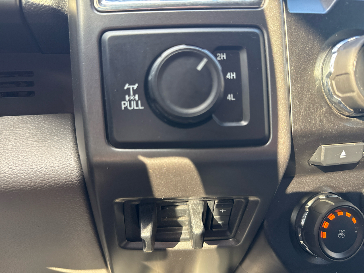 Ford Super Duty F-250 SRW King Ranch 4WD Crew Cab 8' Box 2018