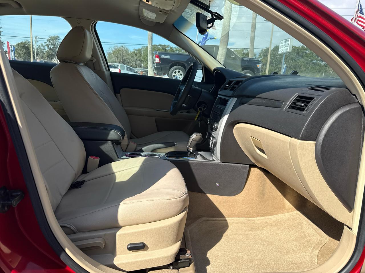 Mercury Milan 4dr Sdn Premier FWD 2010