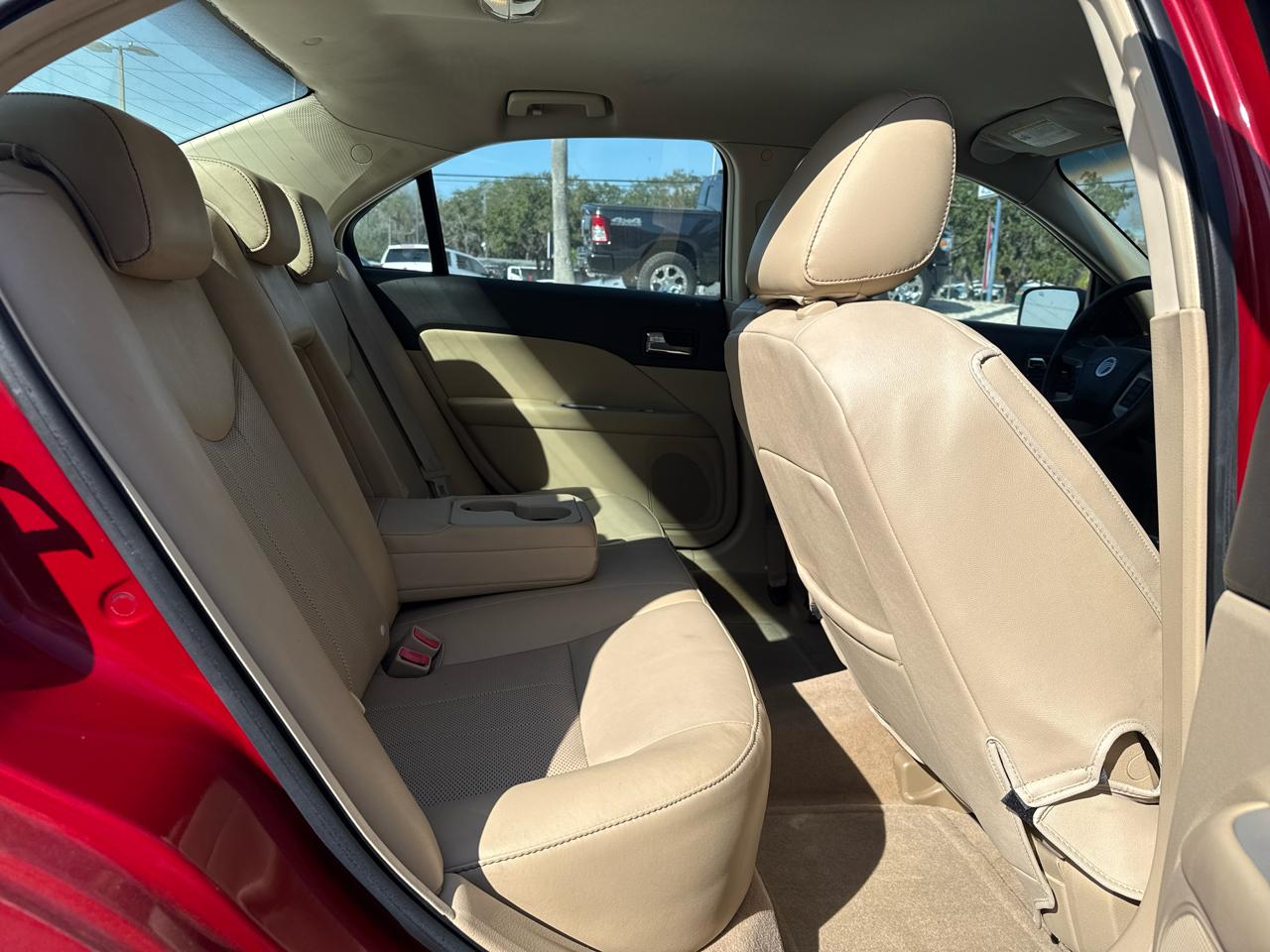 Mercury Milan 4dr Sdn Premier FWD 2010