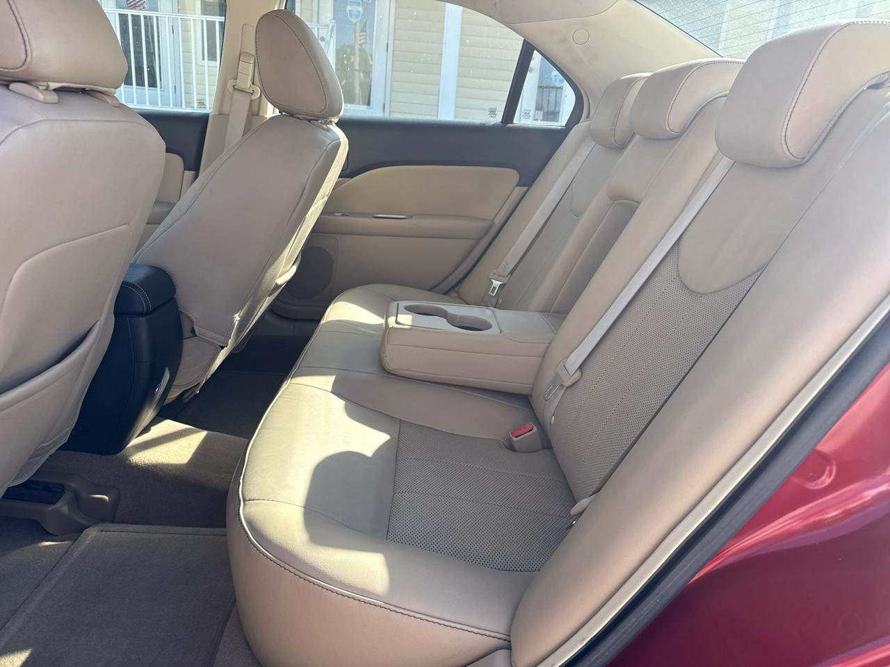 Mercury Milan 4dr Sdn Premier FWD 2010