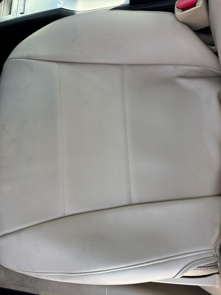 Mercury Milan 4dr Sdn Premier FWD 2010