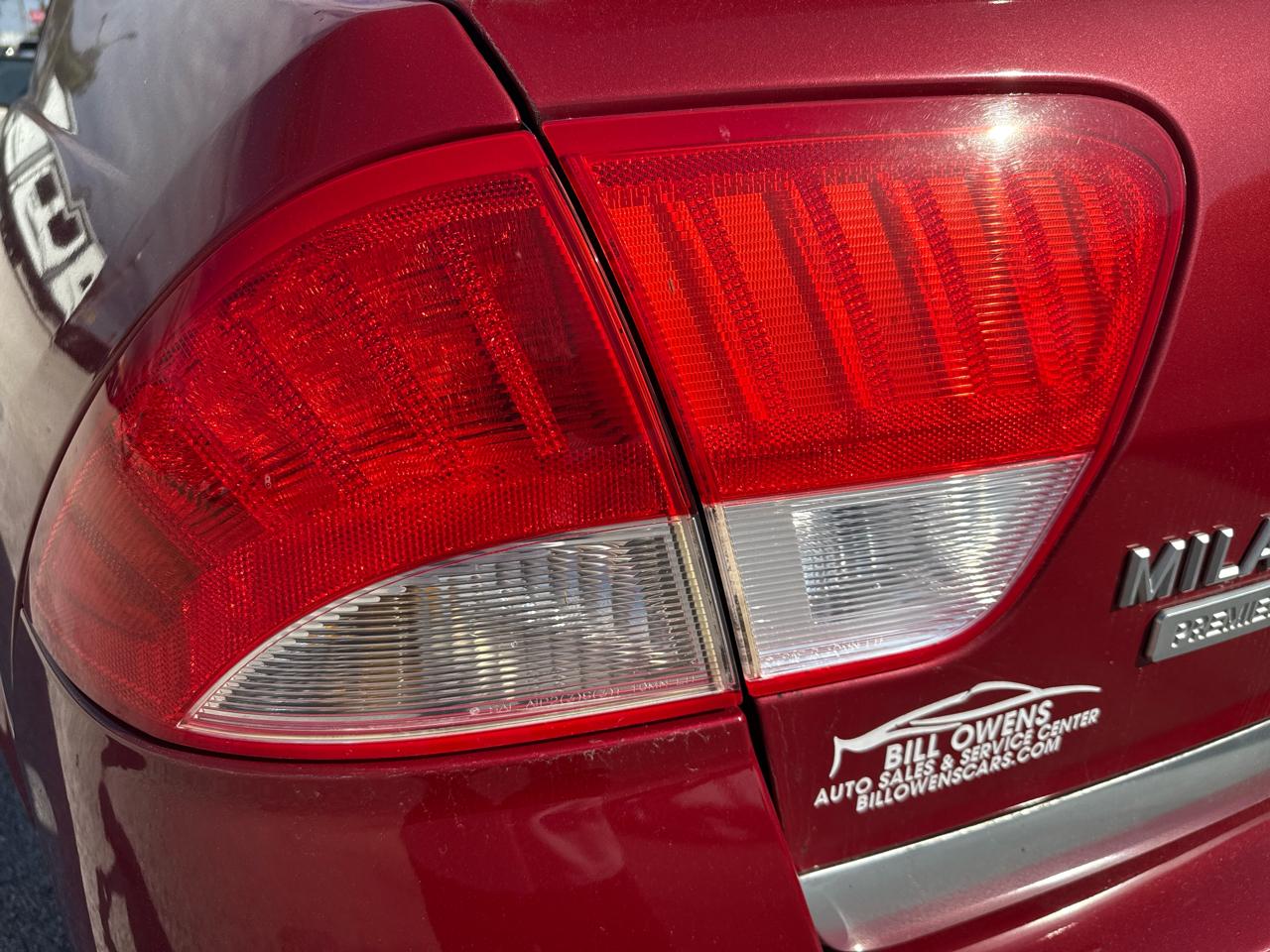 Mercury Milan 4dr Sdn Premier FWD 2010