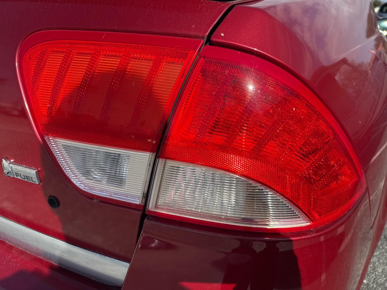 Mercury Milan 4dr Sdn Premier FWD 2010