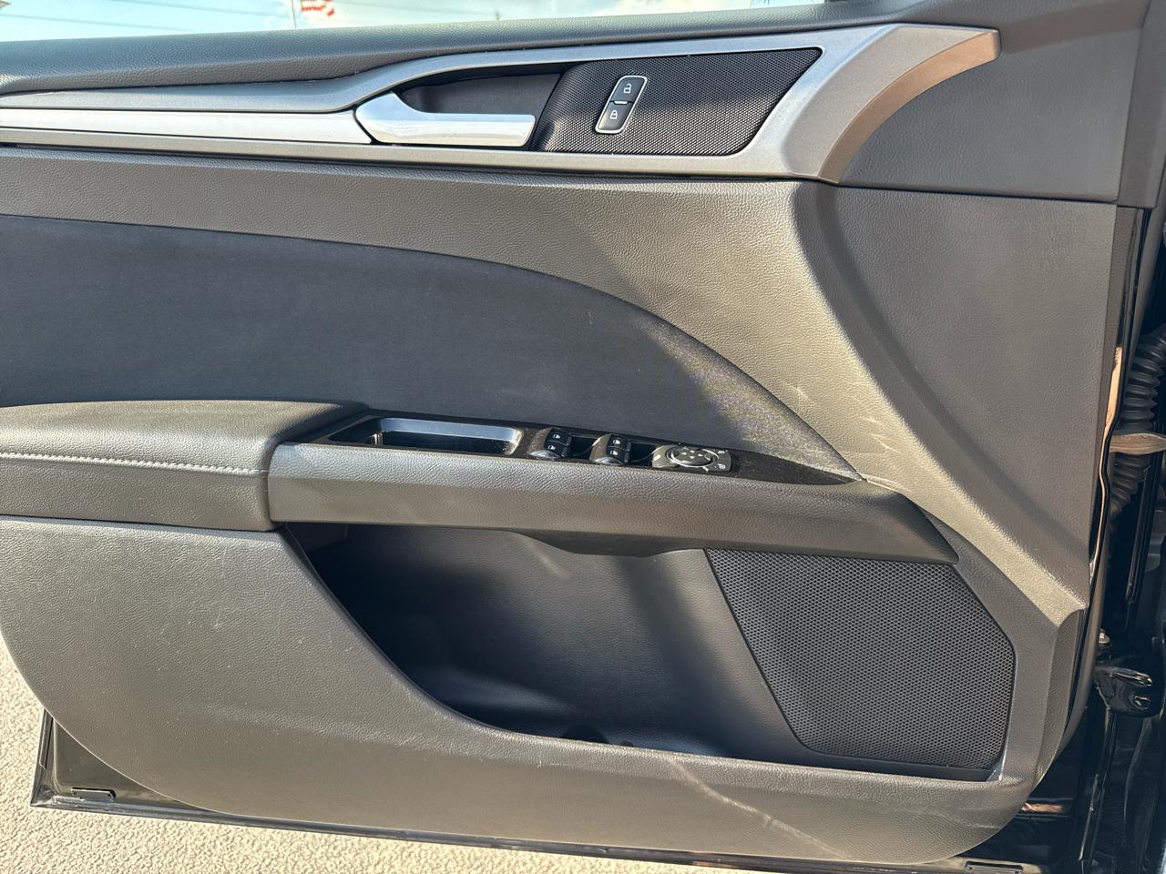 Ford Fusion 4dr Sdn SE FWD 2016