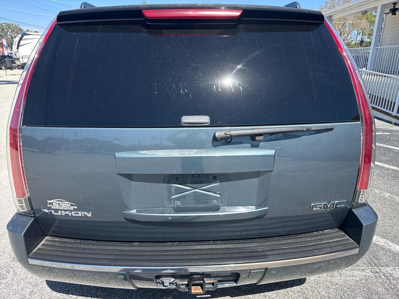 GMC Yukon Denali AWD 4dr 2008