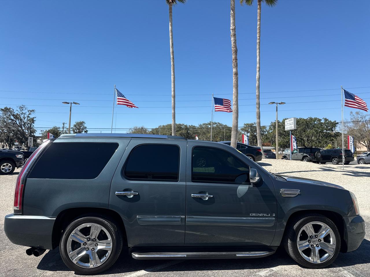 GMC Yukon Denali AWD 4dr 2008