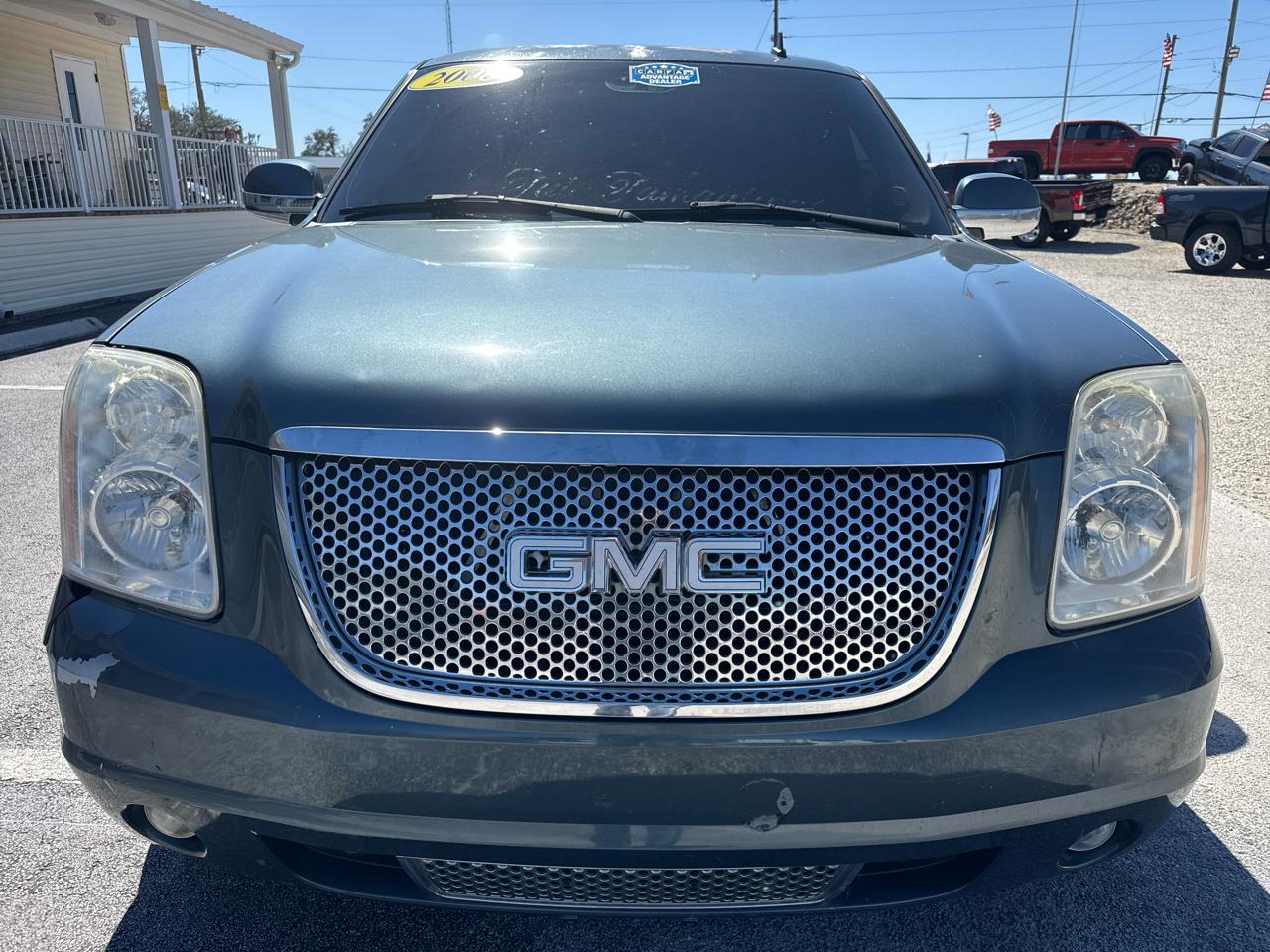 GMC Yukon Denali AWD 4dr 2008