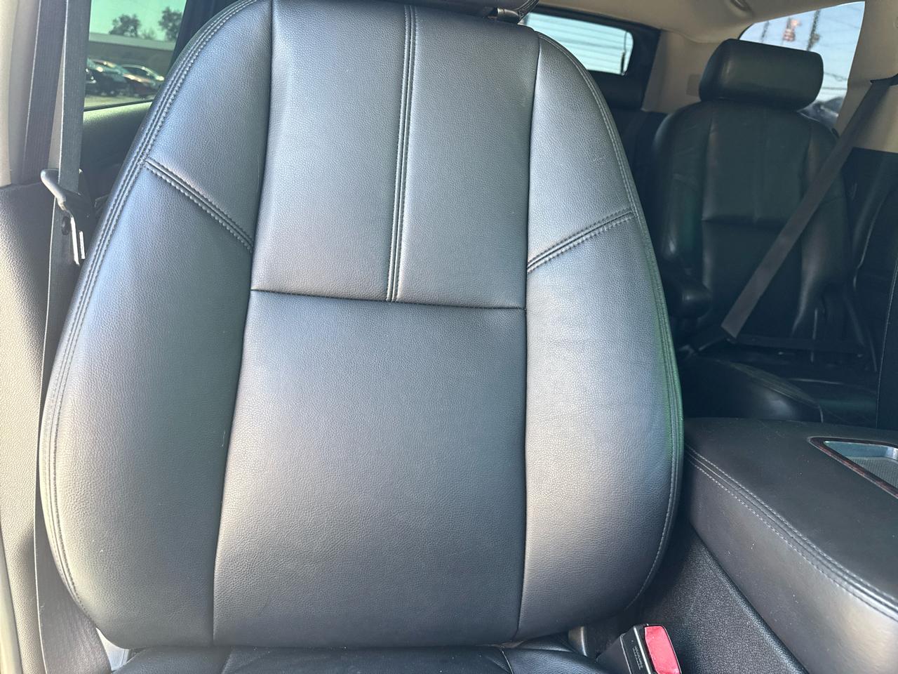 GMC Yukon Denali AWD 4dr 2008