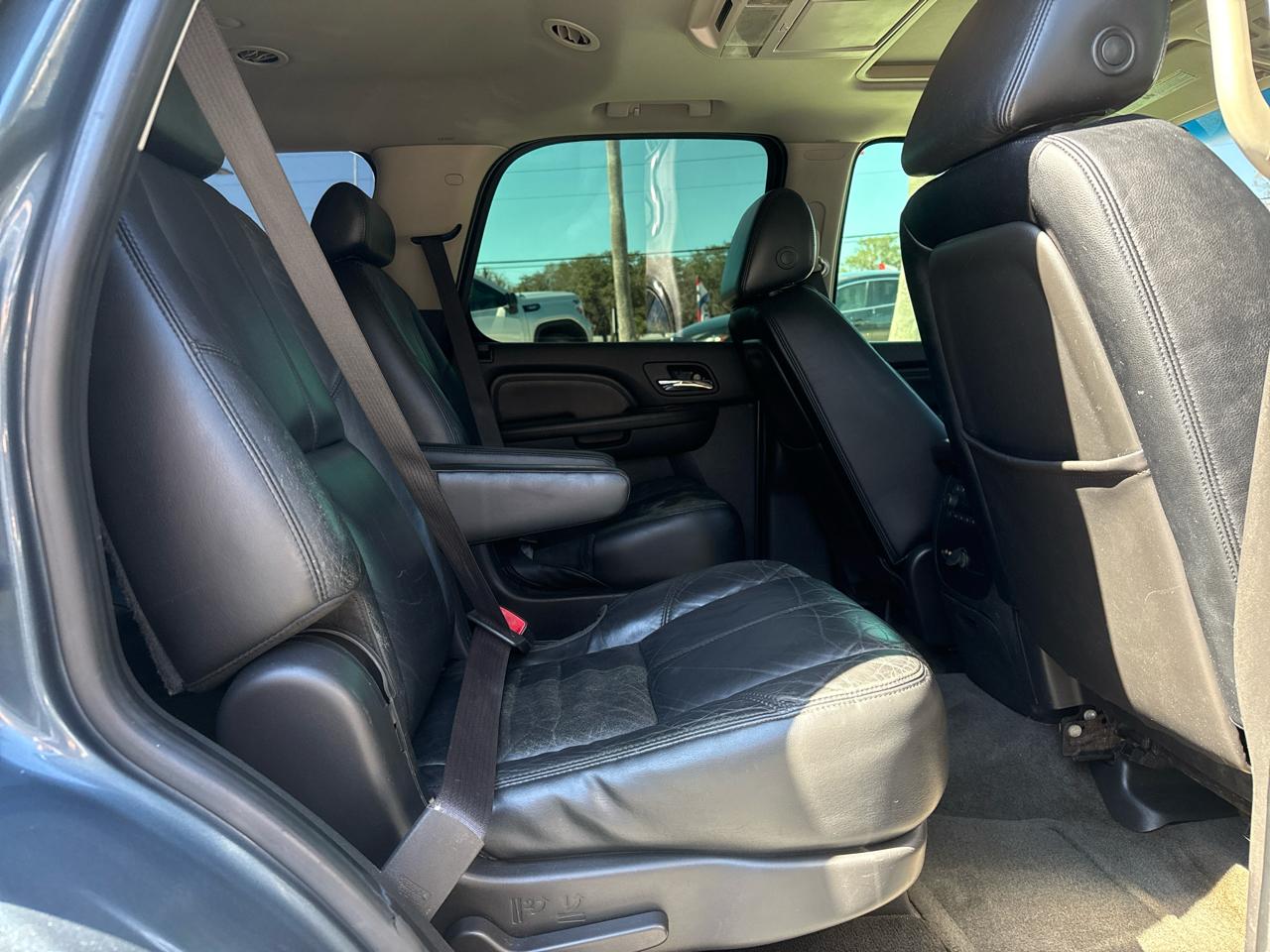 GMC Yukon Denali AWD 4dr 2008