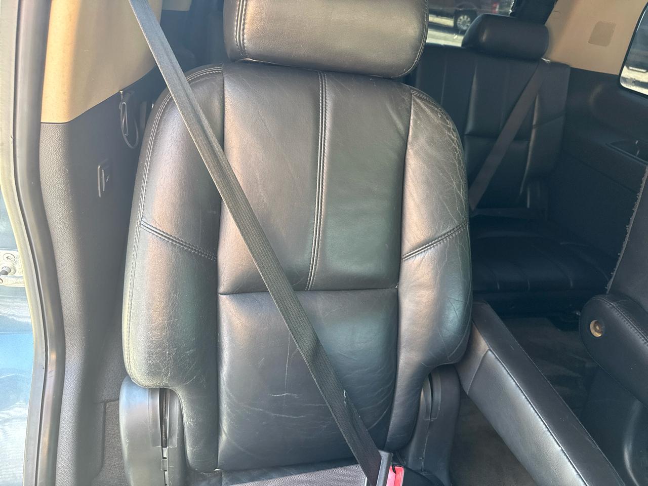 GMC Yukon Denali AWD 4dr 2008