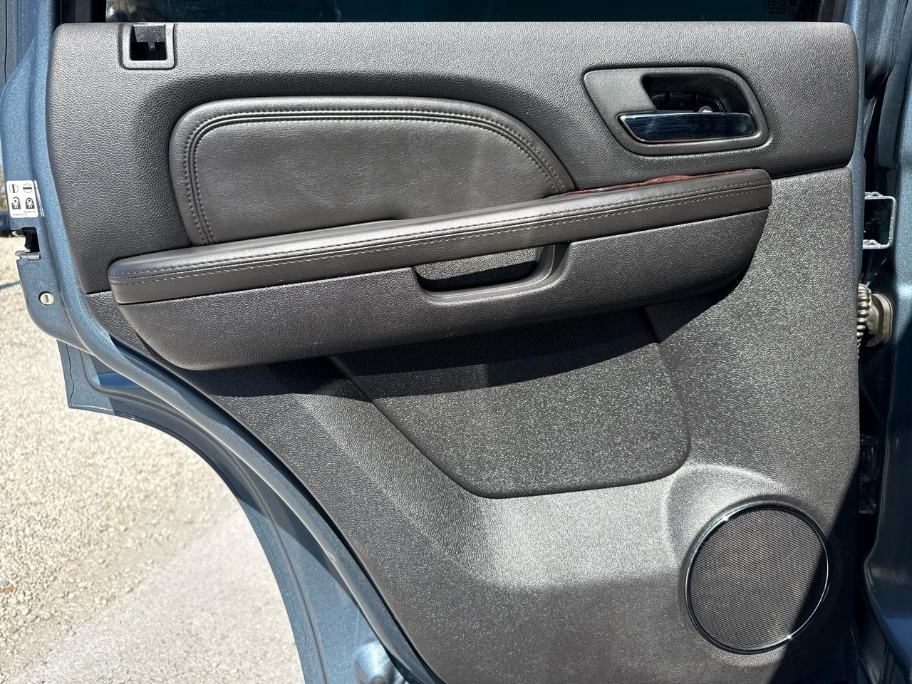 GMC Yukon Denali AWD 4dr 2008