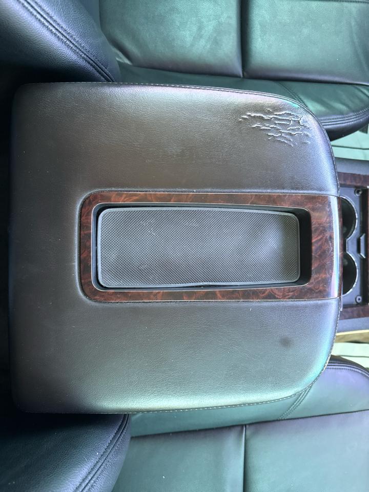 GMC Yukon Denali AWD 4dr 2008